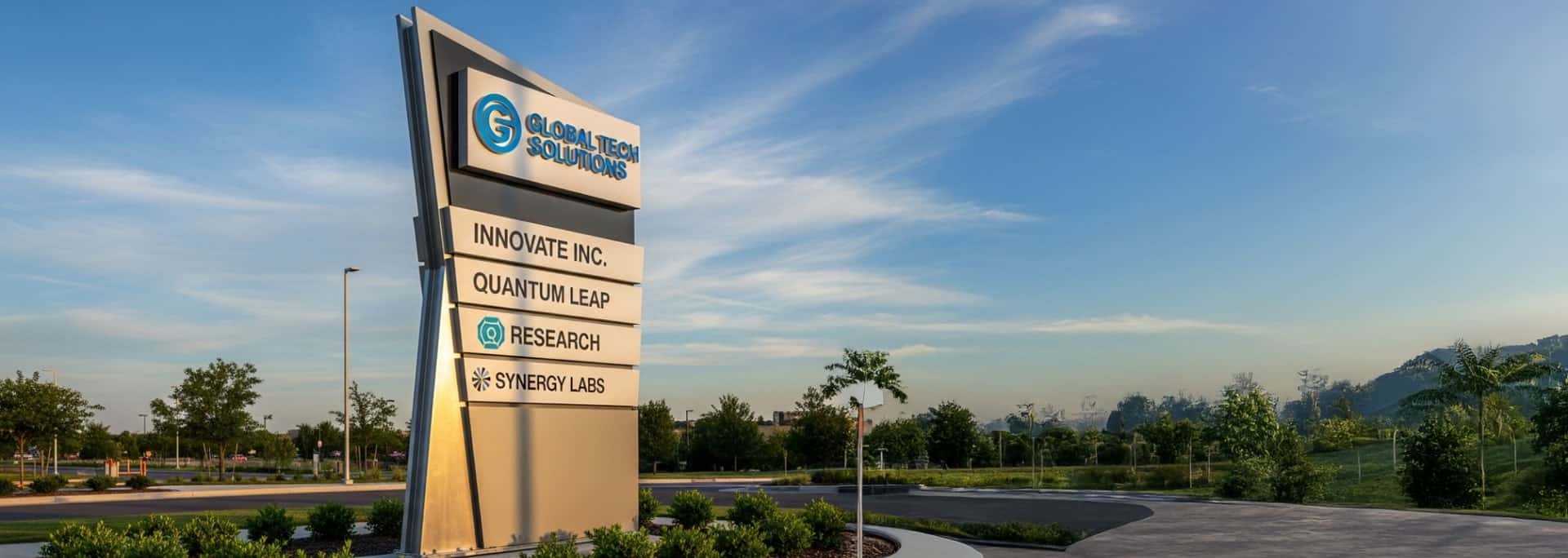 Pylon, Monument & Post & Panel Signs-min